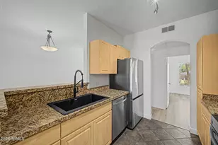 1411 E Orangewood Ave, Phoenix, AZ 85020 - Photo 10