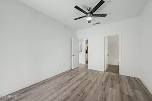 1411 E Orangewood Ave, Phoenix, AZ 85020 - Photo 16