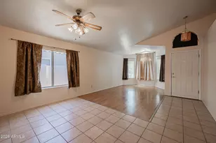 925 S Sailfish Dr, Gilbert, AZ 85233 - Photo 4