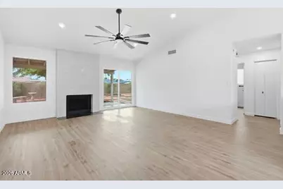 6121 W Maui Lane, Glendale, AZ 85306 - Photo 6