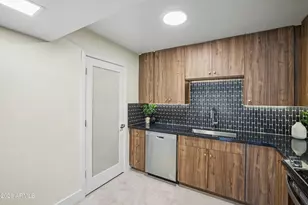 6502 N Central Ave, Phoenix, AZ 85012 - Photo 14