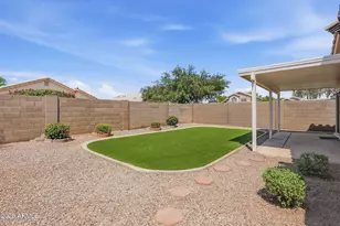 972 E Constitution Dr, Chandler, AZ 85225 - Photo 34