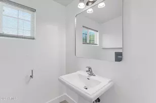 817 W Oregon Ave, Phoenix, AZ 85013 - Photo 18