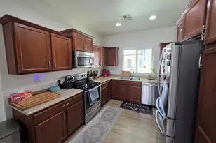 2170 W Scully Dr, Phoenix, AZ 85023 - Photo 8