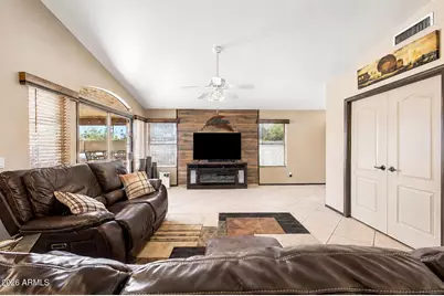 102 W Morrow Drive, Phoenix, AZ 85027 - Photo 2