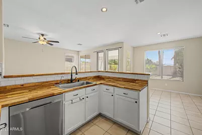 1819 W Nighthawk Way, Phoenix, AZ 85045 - Photo 2