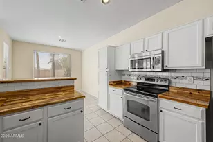 1819 W Nighthawk Way, Phoenix, AZ 85045 - Photo 1