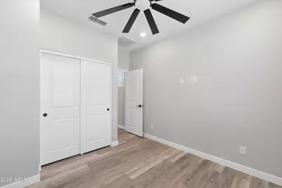 10220 N 49th Avenue, Glendale, AZ 85302 - Photo 18