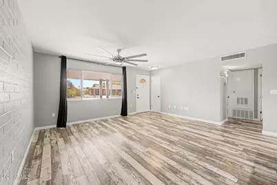 10255 N 101st Avenue, Sun City, AZ 85351 - Photo 8