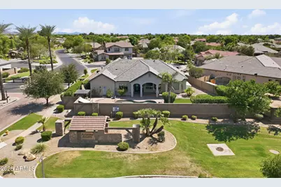 2402 E Everglade Court, Chandler, AZ 85249 - Photo 4