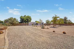 897 E Goldmine Ln, San Tan Valley, AZ 85140 - Photo 16