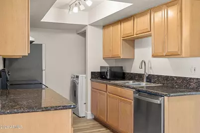 740 W Elm Street #207, Phoenix, AZ 85013 - Photo 12