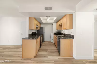 740 W Elm Street #207, Phoenix, AZ 85013 - Photo 10