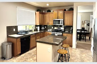 329 W Caribbean Drive, Casa Grande, AZ 85122 - Photo 2