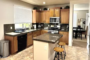 329 W Caribbean Dr, Casa Grande, AZ 85122 - Photo 2