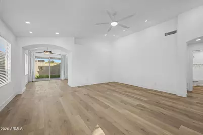 12475 N 83rd Drive, Peoria, AZ 85381 - Photo 4