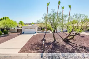 11847 N Bancroft Dr, Phoenix, AZ 85028 - Photo 1