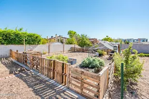 11847 N Bancroft Dr, Phoenix, AZ 85028 - Photo 28