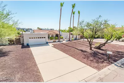 11847 N Bancroft Drive, Phoenix, AZ 85028 - Photo 32