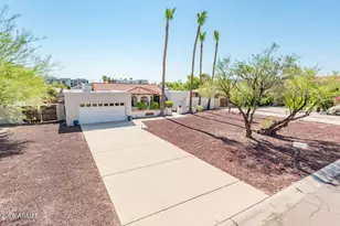 11847 N Bancroft Dr, Phoenix, AZ 85028 - Photo 32