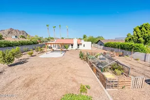 11847 N Bancroft Dr, Phoenix, AZ 85028 - Photo 4