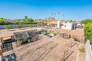 11847 N Bancroft Dr, Phoenix, AZ 85028 - Photo 26