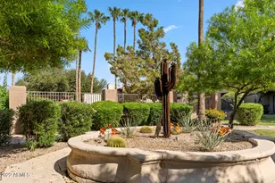 8651 E Royal Palm Rd, Scottsdale, AZ 85258 - Photo 32