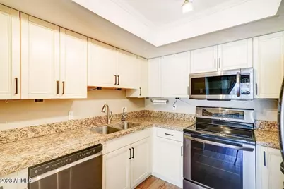 7920 E Camelback Road #102, Scottsdale, AZ 85251 - Photo 14