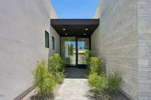 2371 E Aquarius Pl, Chandler, AZ 85249 - Photo 4