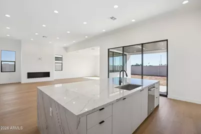 2331 E Aquarius Place, Chandler, AZ 85249 - Photo 4