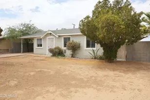6902 W Wolf St, Phoenix, AZ 85033 - Photo 1
