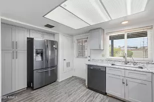 6327 N 34th Ln, Phoenix, AZ 85017 - Photo 10