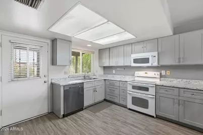 6327 N 34th Lane, Phoenix, AZ 85017 - Photo 6