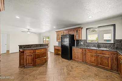 6241 W Highland Avenue, Phoenix, AZ 85033 - Photo 12