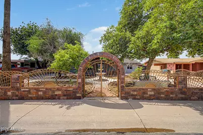 6241 W Highland Avenue, Phoenix, AZ 85033 - Photo 2