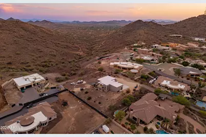 235 W Rock View Road, Phoenix, AZ 85085 - Photo 62