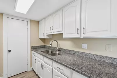 8432 N 34th Drive, Phoenix, AZ 85051 - Photo 16