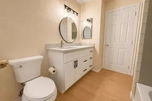 455 S Mesa Dr, Mesa, AZ 85210 - Photo 16