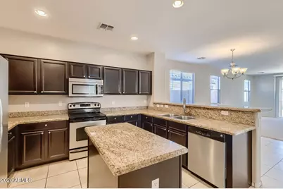 2610 W Gaby Road, Phoenix, AZ 85041 - Photo 10