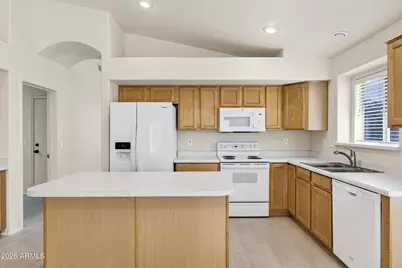 11219 W Vernon Avenue, Avondale, AZ 85392 - Photo 4