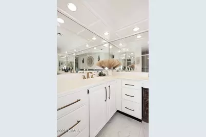 7860 E Camelback Road #404, Scottsdale, AZ 85251 - Photo 24