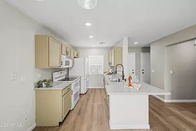 15465 W Port Royale Lane, Surprise, AZ 85379 - Photo 6
