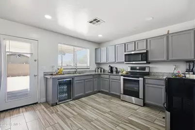 17271 W Apache Street, Goodyear, AZ 85338 - Photo 8