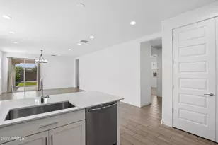 73 E Capricorn Way, Chandler, AZ 85249 - Photo 10