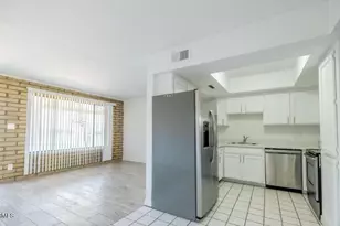 2011 N 51st St, Phoenix, AZ 85008 - Photo 8
