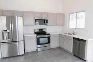 2874 W Muriel Dr, Phoenix, AZ 85053 - Photo 2