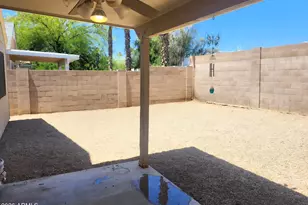 2874 W Muriel Dr, Phoenix, AZ 85053 - Photo 12