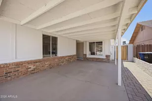 957 W Emerald Cir, Mesa, AZ 85210 - Photo 4