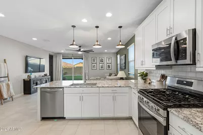 24757 N 170th Lane, Surprise, AZ 85387 - Photo 14