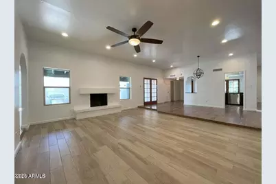 12847 N 40th Way, Phoenix, AZ 85032 - Photo 1
